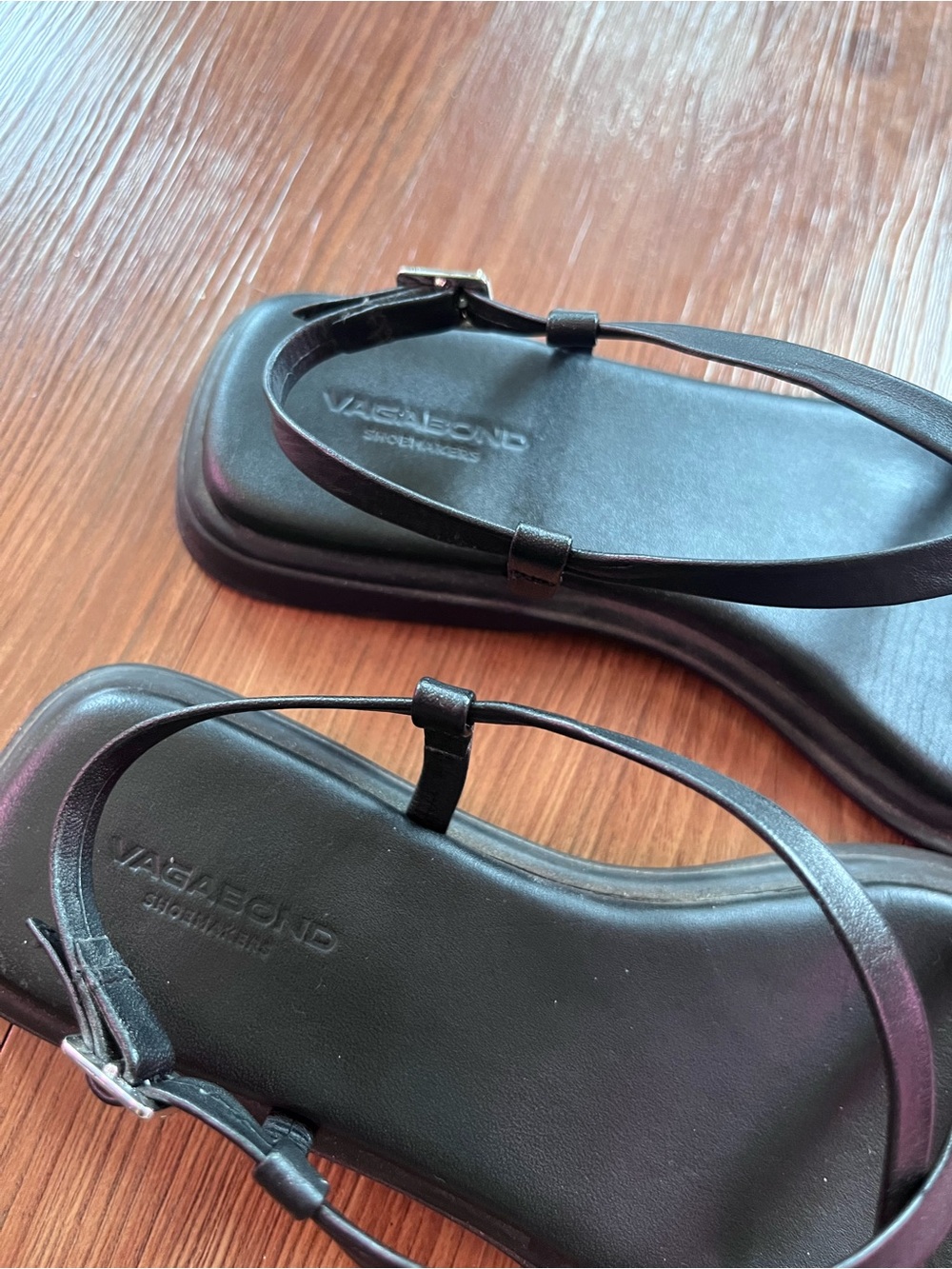 Vagabond Izzy Sandals - Picture 3 of 4